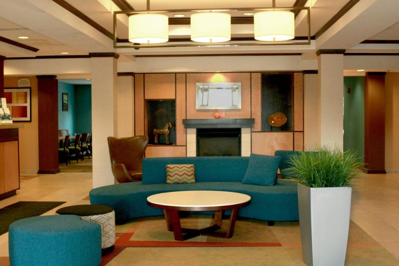 Fairfield Inn & Suites By Marriott Fairmont Buitenkant foto