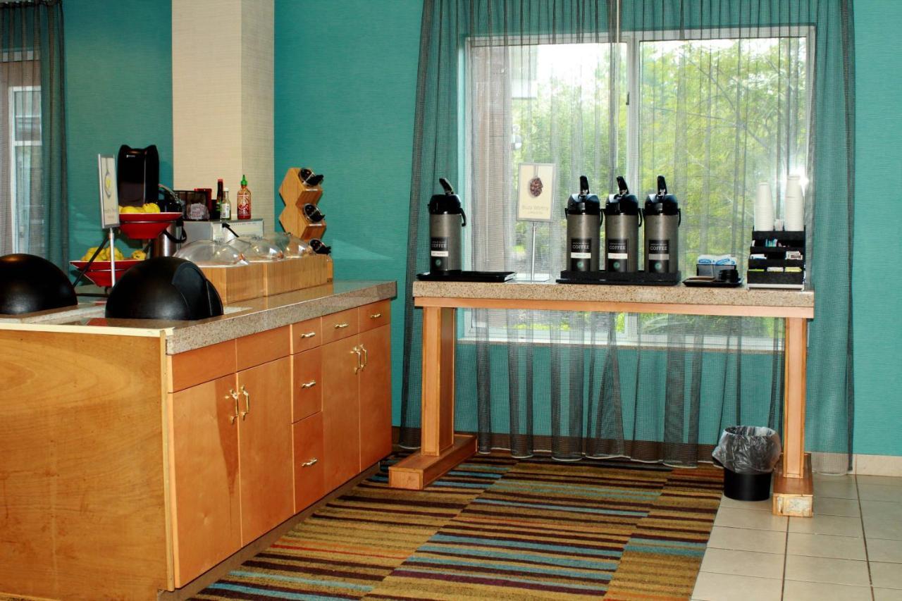 Fairfield Inn & Suites By Marriott Fairmont Buitenkant foto